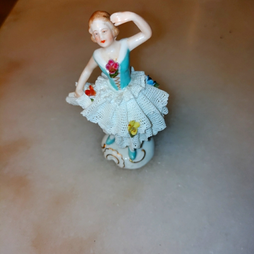 Antique German Dresden Lace Porcelain Ballerina Dancer Figurine. #8391